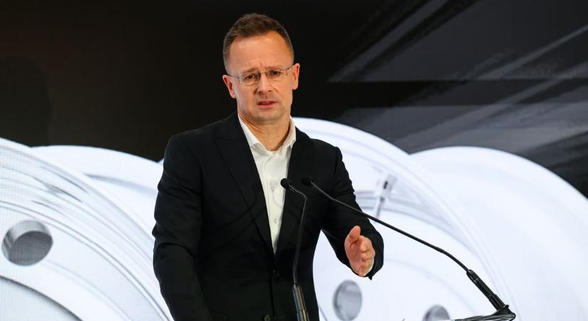 Szijjártó Péter: Az ukránok műveleti területként tekintenek Magyarországra (videó)