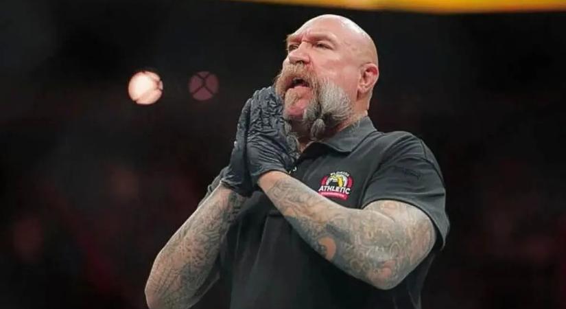 Otthagyja a rendőrséget az UFC egyik legismertebb arca