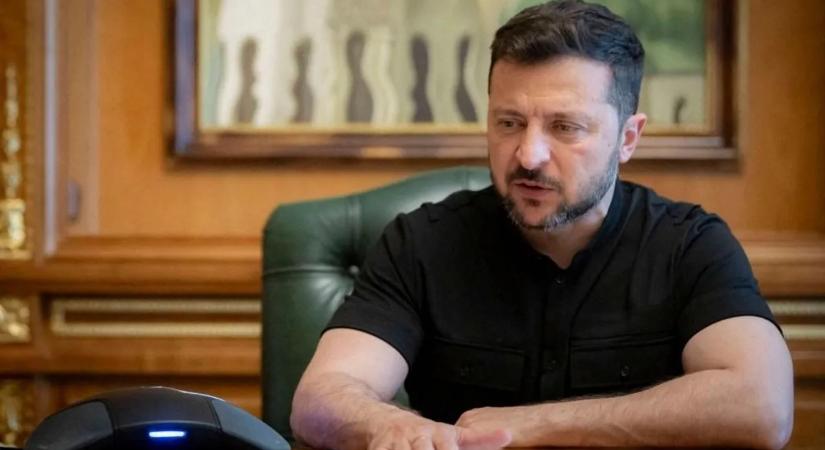 Ütött Zelenszkij órája - kirobbant az évtized politikai botránya