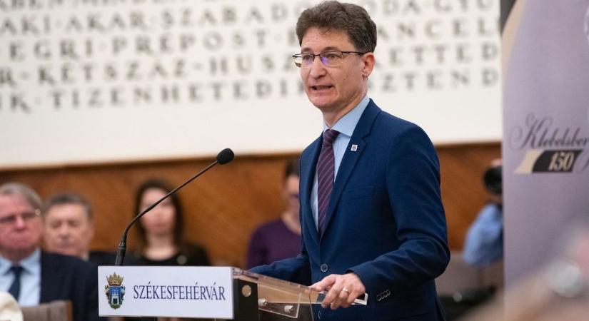 Meg se tudott szólalni a Telex újságírója: Cser-Palkovics elmondta, mi a különbség a Tisza és a Fidesz között (VIDEÓ)