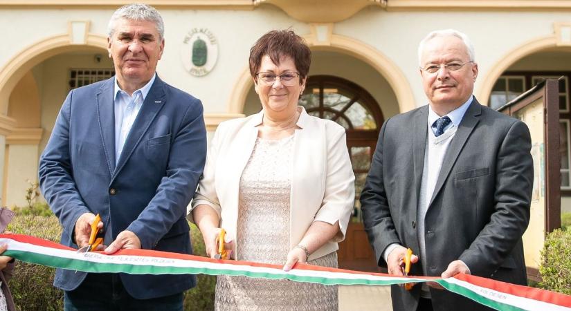 Nagyszabású felújításon esett át Földes közel 100 éves épülete