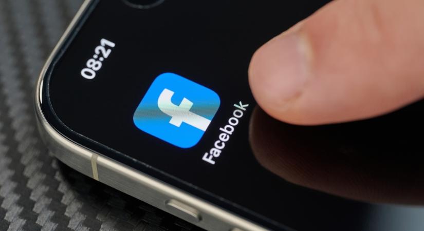 Függőségért perelték a Facebookot: milliókat kaszált a fiatal nő