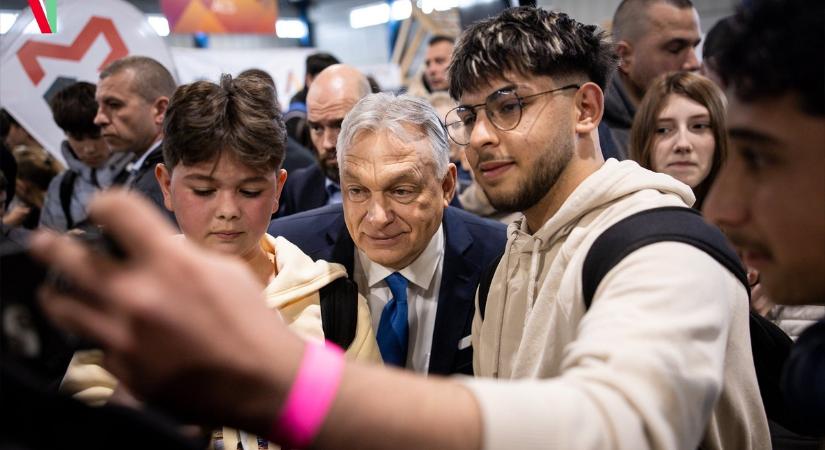 Orbán Viktor: oda nektek az oroszlánt is!