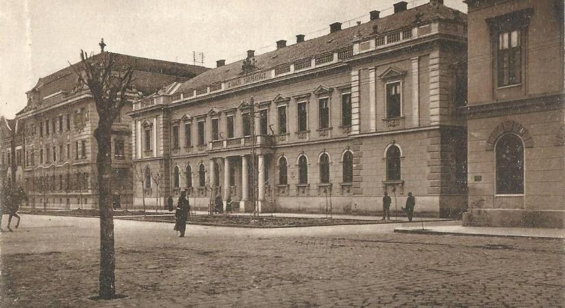 Vigyázat, a kapuk záródnak, angyalok szállják meg pénteken a Szolnoki Törvényszék épületét