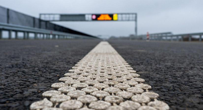 Román autósba ütközött a bolgár kamionos az M1-en – vádat emeltek