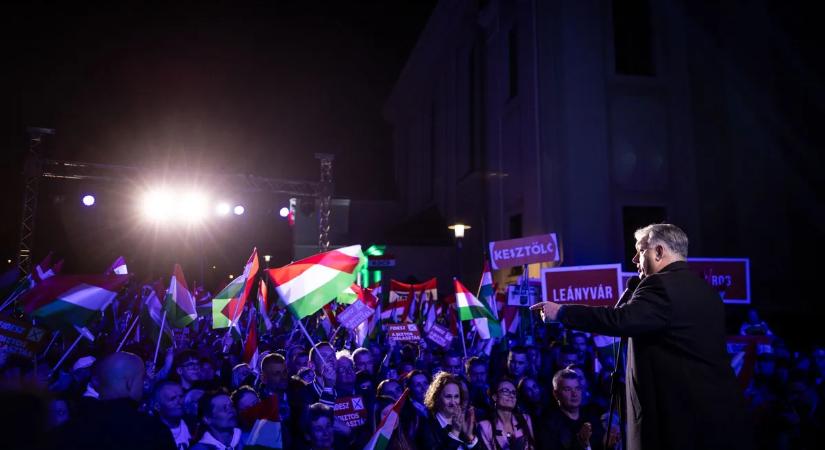 Videón a bizonyíték: ilyen népszerű a fiatalok körében Orbán Viktor