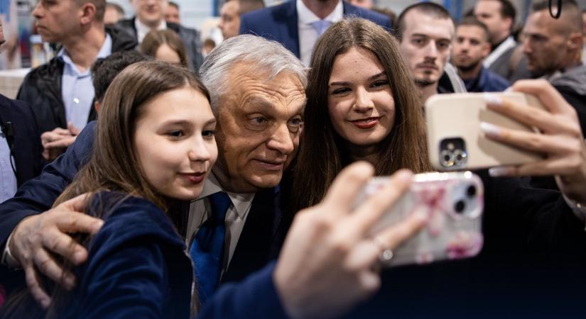Így fogadták Orbán Viktort a fiatalok – a miniszterelnök videója mindent visz