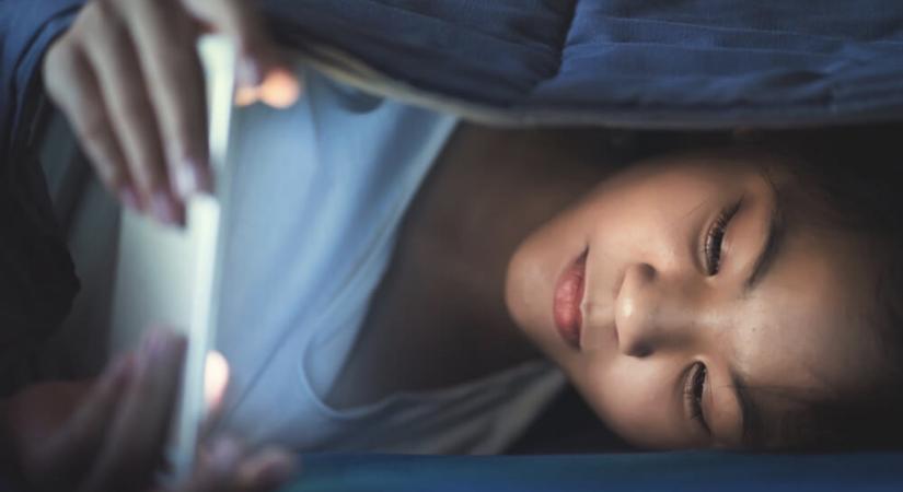 Social media függőség gyerekeknél: bíróság mondta ki, hogy a platformok felelősek lehetnek