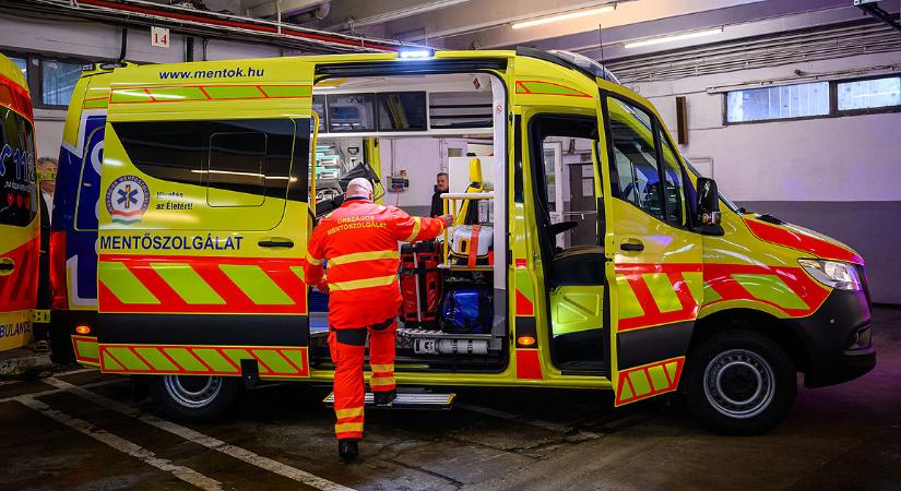 Dráma Debrecenben: a nyílt utcán hoztak vissza a halálból egy férfit