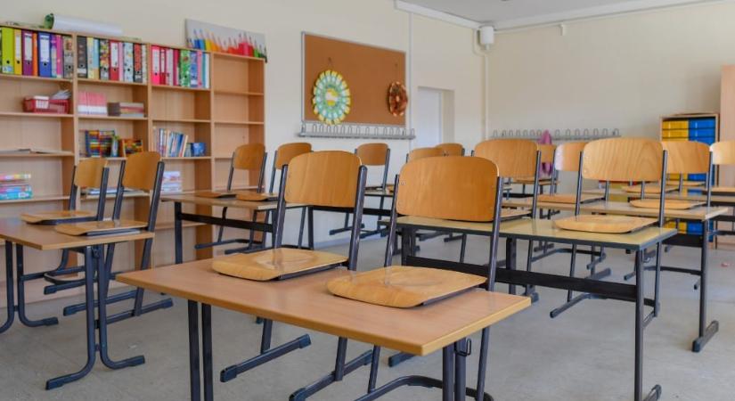 A sorrendmódosítási időszakban új középiskolát be lehet írni?