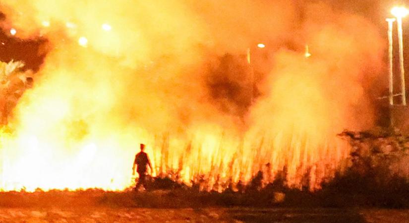 Óriási riasztás, orosz drón repült be és okozott tüzet a Duna-parton