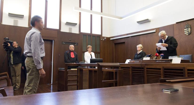 Perújítást rendeltek el a feleségét feldaraboló darnózseli hentes ügyében