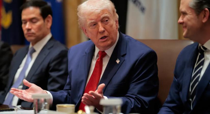 Trump az Ukrajnának szánt fegyverek átcsoportosításáról: Ilyet rendszeresen csinálunk