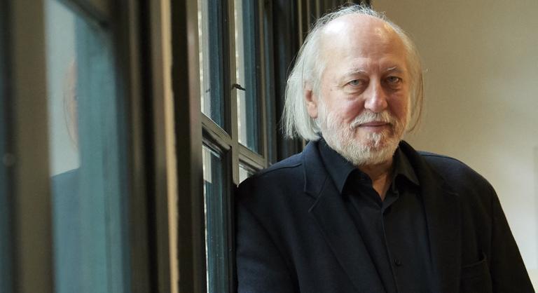 Olaszország térdre borul, újabb rangos díjat kap Krasznahorkai László