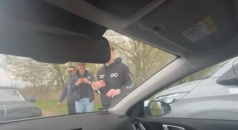 Tiszás verőlegények támadtak egy fotósra, csak mert a Megafonnak dolgozott