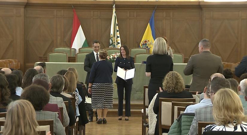 Tehetséggondozó tanárok nyertek ösztöndíjat a vármegyében – videóval