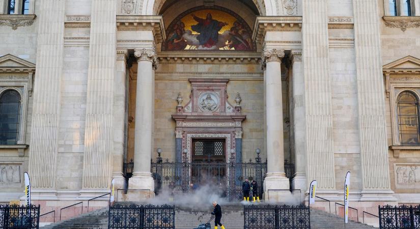 Különleges akció a Bazilikánál