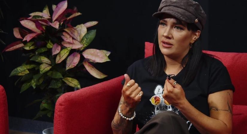 Kiderült Tóth Gabi eltitkolt szerződése: milliós fizetést kap, mert egy fideszes képviselő titkára, a főnöke pedig Kocsis Máté