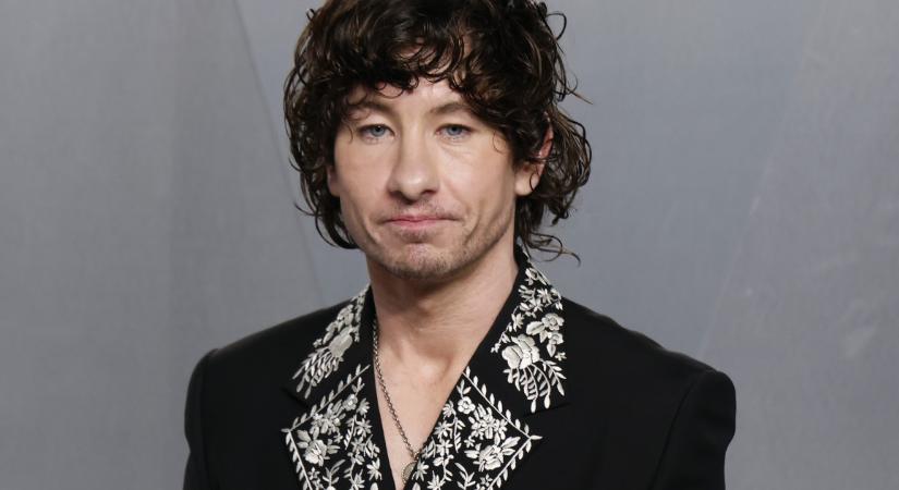 Sztárok, akiket annyira bántottak külsejük miatt, hogy ki sem mertek lépni a házból