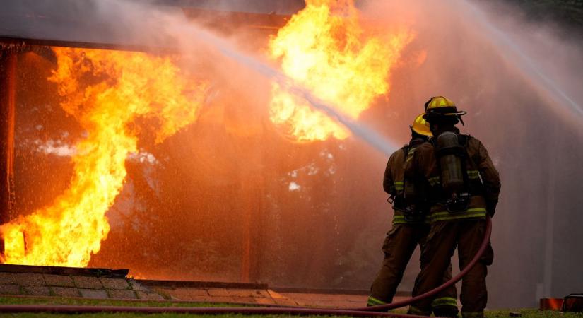 Tűz volt Szatymazon, egy melléképület kapott lángra