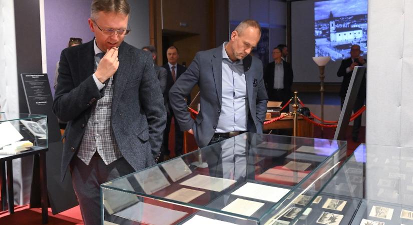 Üzenet haza címmel megnyílt a Wass Albert hagyatékát bemutató kiállítás