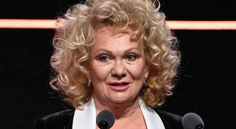 A 68 éves Básti Juli párducmintás szerkóban ilyen dögös volt: képtelenség elhinni a korát