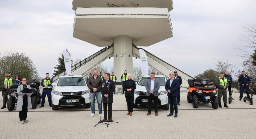 Újabb eszközökkel segítik Miskolcon a polgárőrség és a rendészet munkáját – képekkel