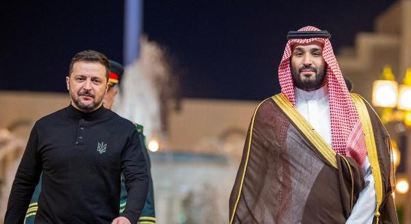 Zelenszkij Szaúd-Arábiába érkezett, ahol fontos tárgyalásokat folytat a szaúdi biztonság megerősítéséről