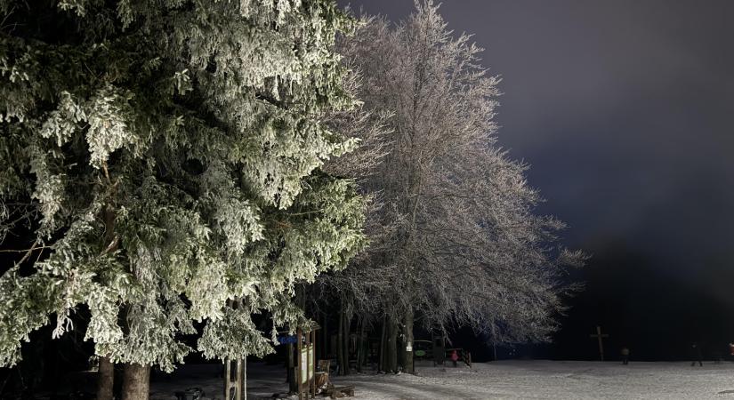 Az ország csúcsa az éj leple alatt