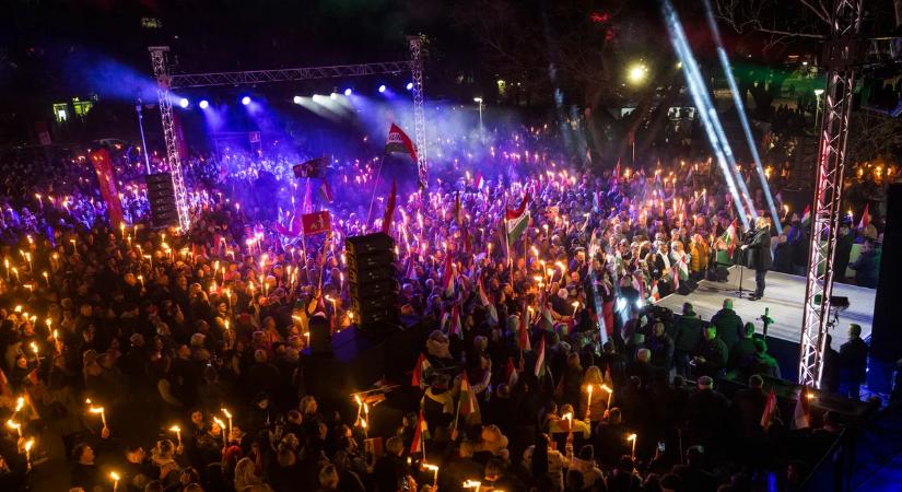 Orbán Viktor országjárása: "Ha van nemzeti egység, ki tudunk maradni a háborúból"