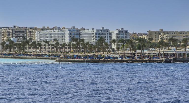 Több száz ezer forinttal károsított meg magyar párokat egy kamu utazási iroda