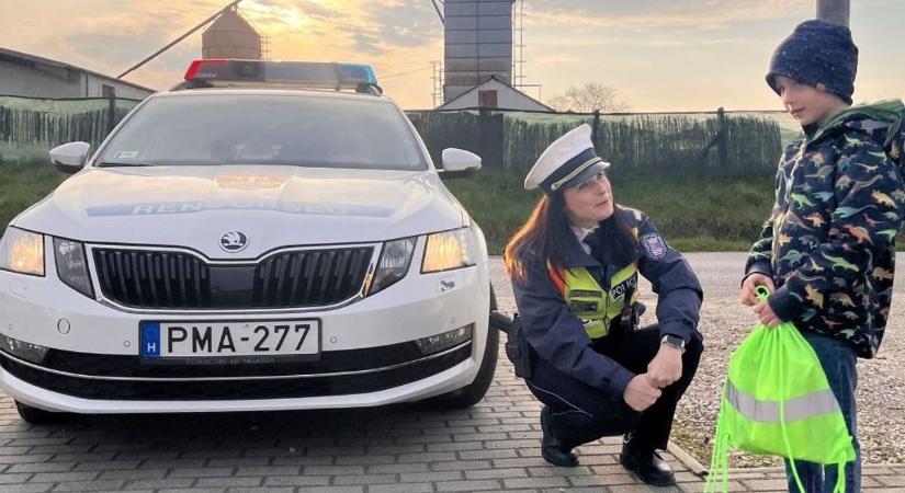Hatéves győri kisfiúért érkezett rendőrautó
