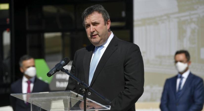 Izraeli technológiával működő kínai önvezető autók jöttek a várba