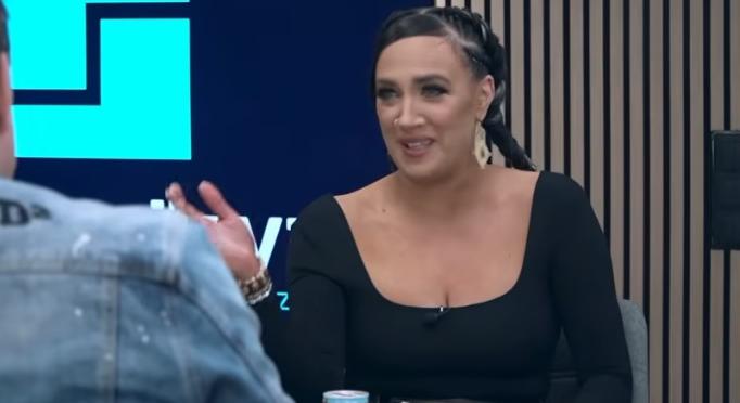 Közzétették Tóth Gabi szerződését a Fidesszel: havi nettó 1,33 milliót keres “személyi titkárként”