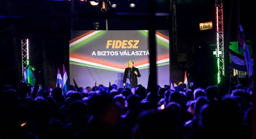 Orbán Viktor Törökszentmiklóson: Felszólítjuk Zelenszkijt, hogy hívja vissza a vérebeit! Itt nem lesz ukránbarát kormány!