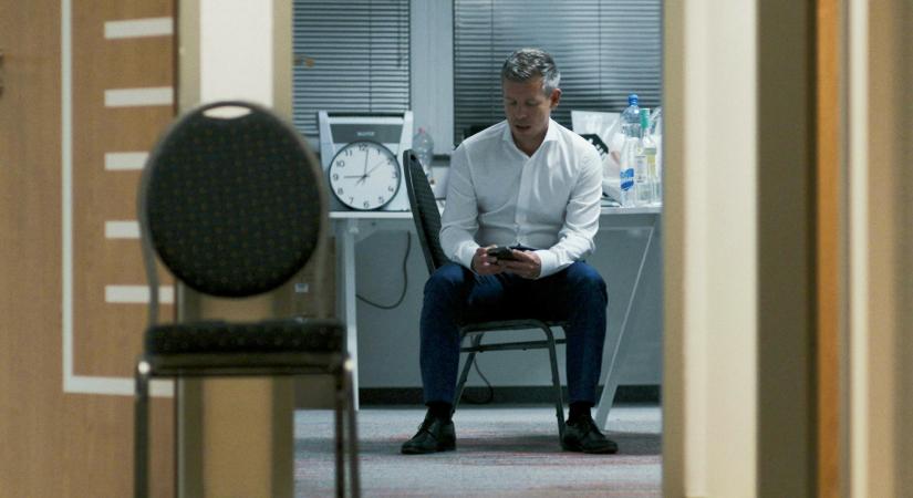 A nézőmágnes és a bomlott elméjű brüsszelita – Magyar Péter uralja a kulturális piacot