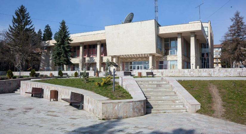 Váratlan fordulat Sepsiszentgyörgyön: utolsó pillanatban lefújták a kultúrház telkének árverését