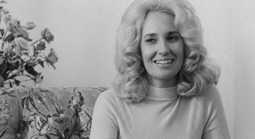 Összeroppant a lelki fájdalomtól az énekesnő: 55 évesen lett öngyilkos