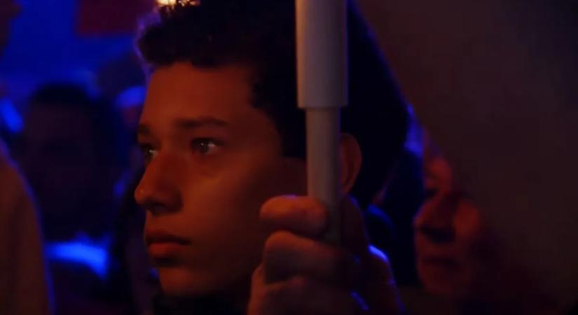 Csillogó szemű fiatalok hallgatták Orbán Viktort Törökszentmiklóson