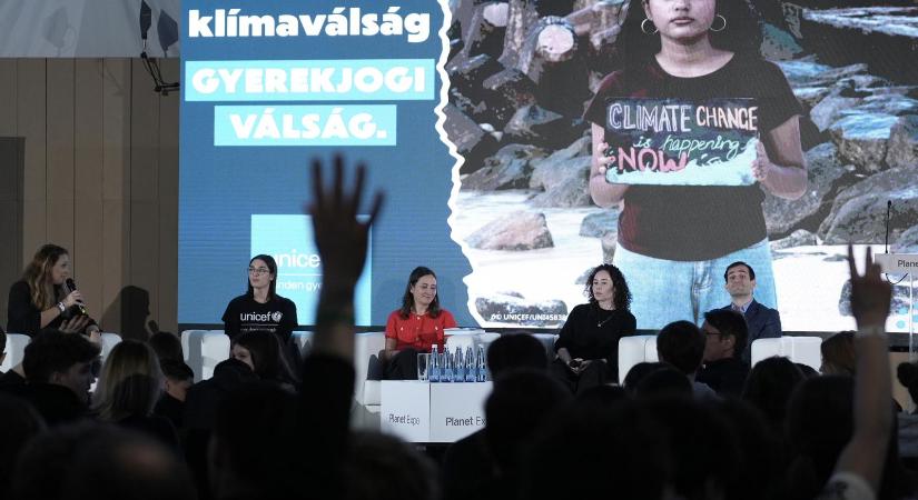 Szorongó hősök konferenciája