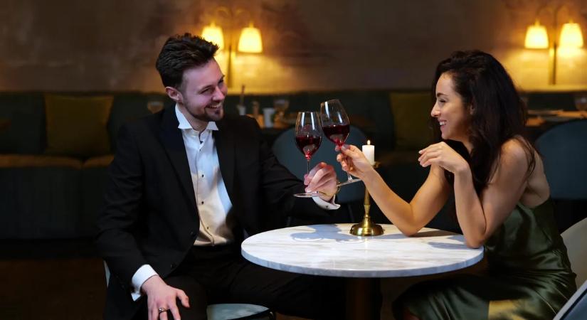 "Volt, hogy egy arab herceg keresett meg" - gazdag családok fizetnek egy influenszernek, hogy barátnőt játsszon