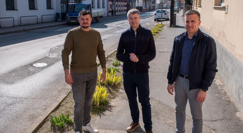 Újabb nagy állami útfelújítás Csepregen