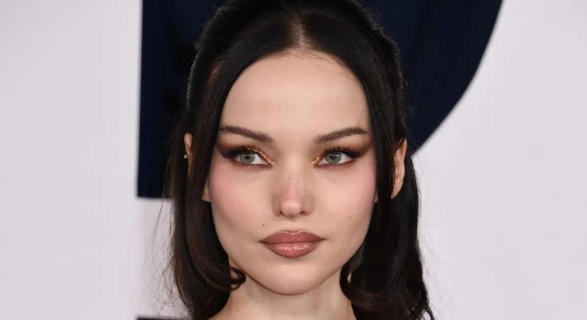 Nehéz máshová nézni: kebleket villantott Dove Cameron