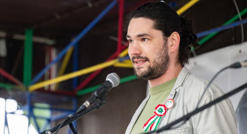 A Kutyapárt listavezetője egyik jelöltjüket sem kéri visszalépésre