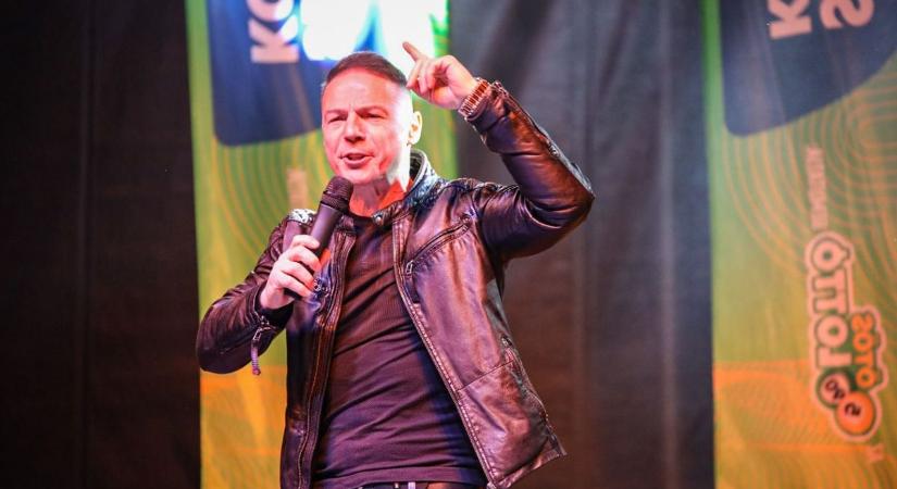 A közönségnek is felforrt a vére, olyan jó koncertet nyomott Cozombolis Tiszaföldváron – galériával és videókkal