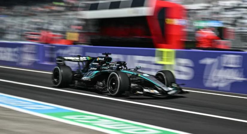 A Mercedes tökéletes formában kezdett Japánban; Albon Pérezzel ütközött a nyitányon