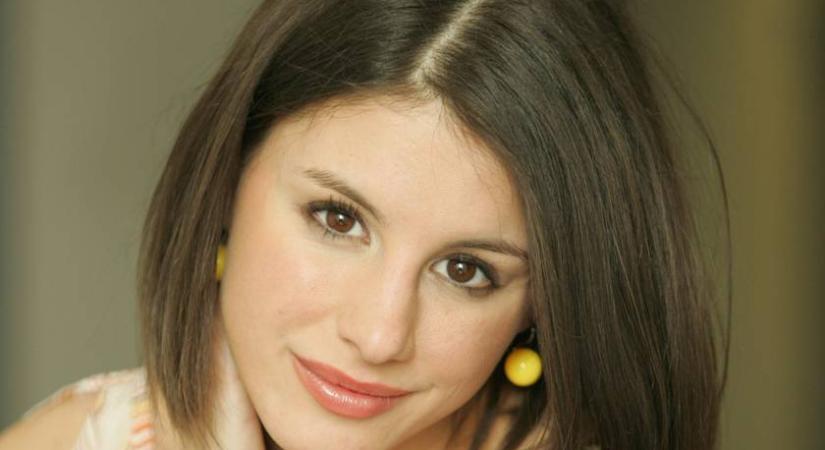 A Barátok közt Tildája volt: 41 évesen így nézett ki a Glamour-gálán a saját kézzel varrt ruhájában