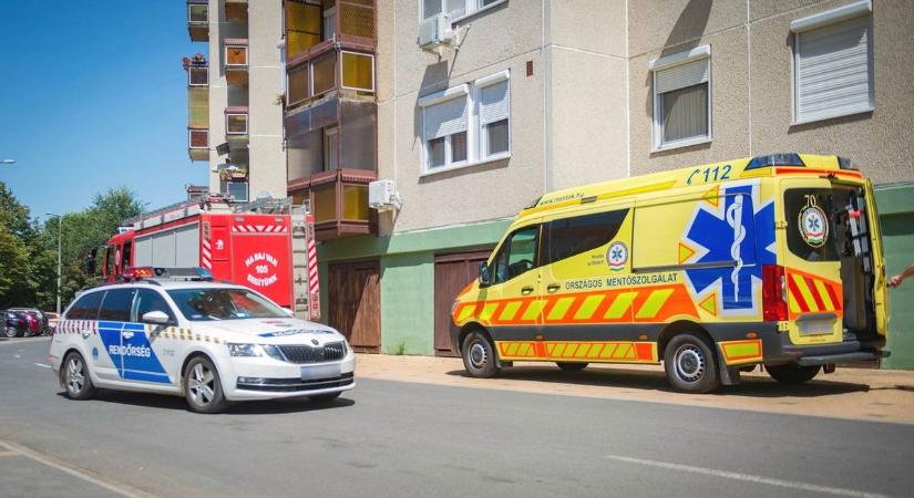 Lazártak egy debreceni utcán a rendőrök! A mentőket is riasztották a helyszínre