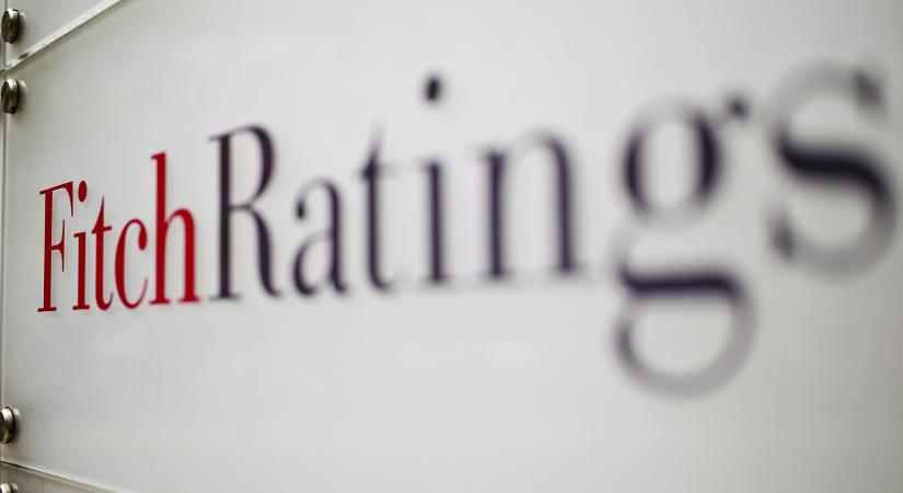 Itt a Fitch forgatókönyve arra az esetre, ha nyárig eltart az iráni háború