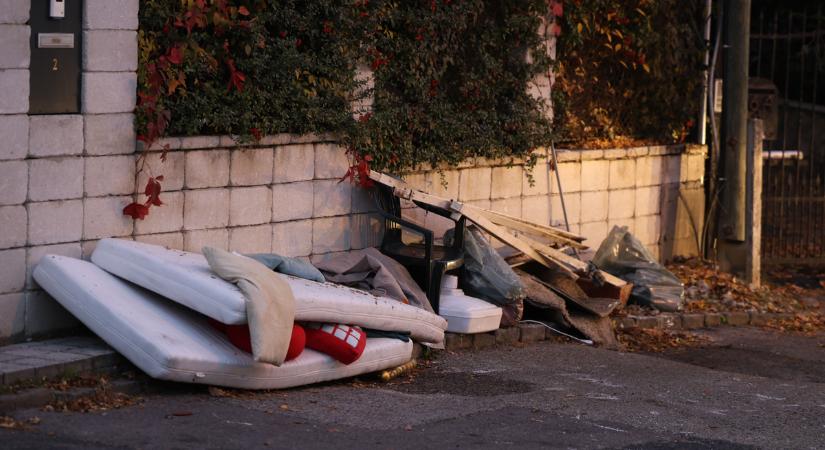 Újabb fővárosi kerületben lesz ma lomtalanítás: itt lehet este kirakni a lomokat!